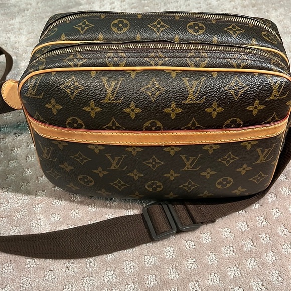 Louis Vuitton Reporter Pm Shoulder - Picture 1 of 6